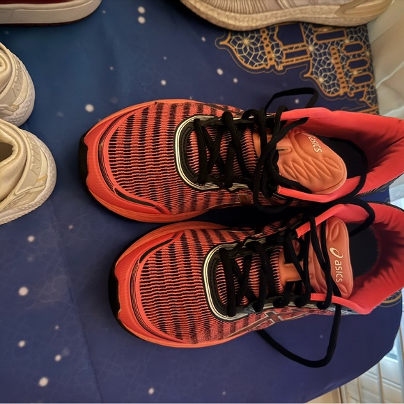 ASICS - Picture 5 of 5